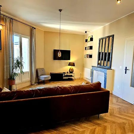Beautiful Center Of Apartment